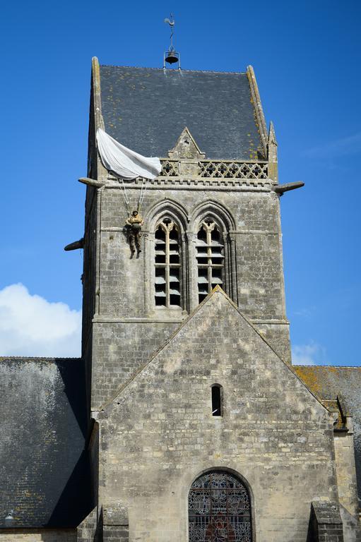 Logis Hotel Restaurant Le Sainte Mere Exterior photo