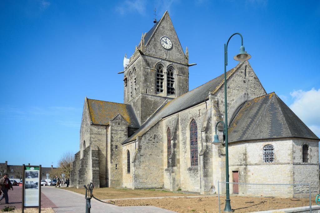 Logis Hotel Restaurant Le Sainte Mere Exterior photo