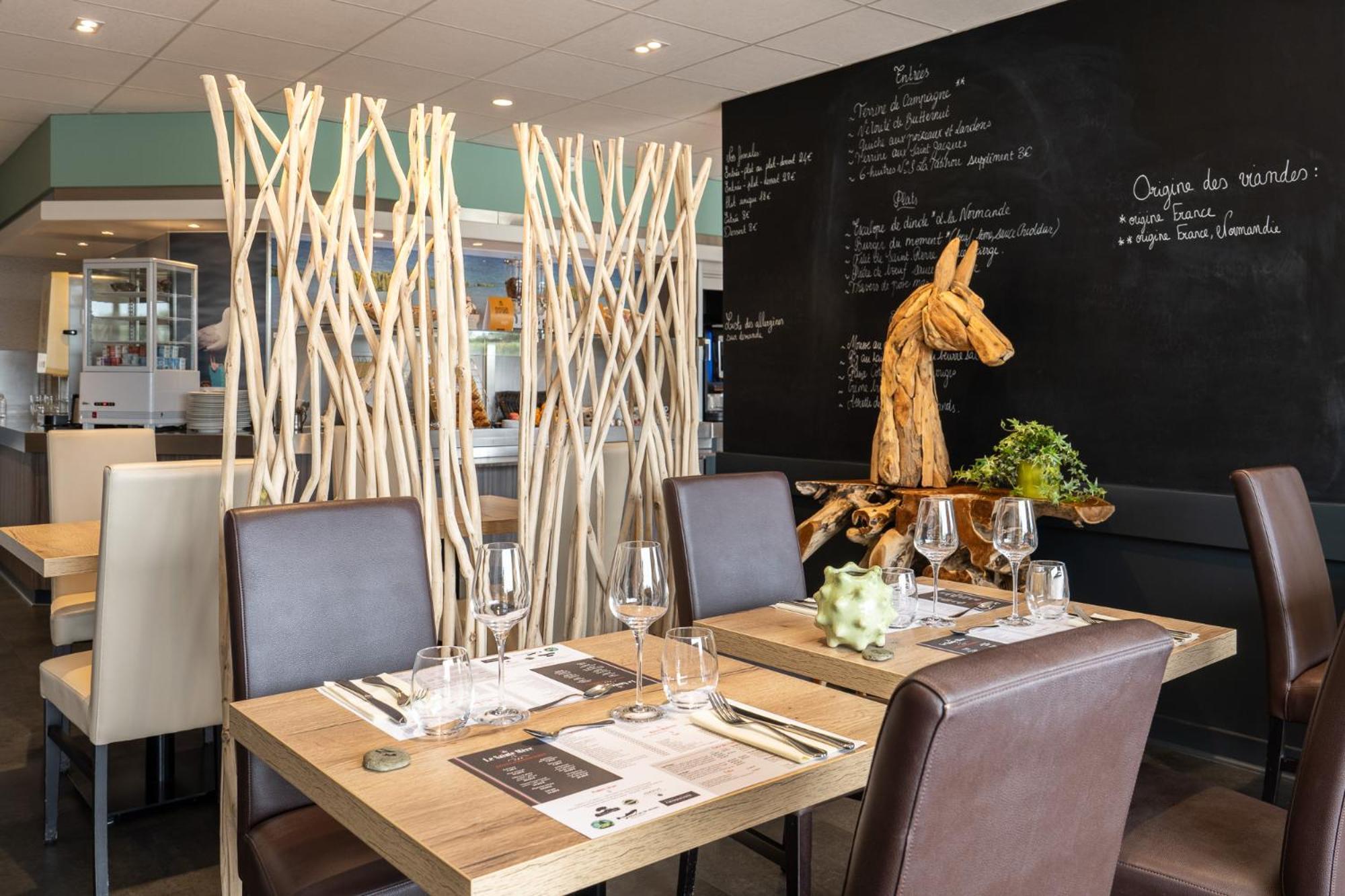 Logis Hotel Restaurant Le Sainte Mere Exterior photo